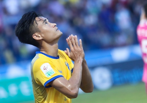 Vu Minh Tuan ghi ban dau tien cho Thanh Hoa sau 10 tran tit ngoi hinh anh