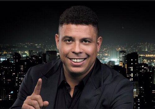 Ronaldo 'beo' cung dan sao bieu dien tai le khai mac World Cup hinh anh