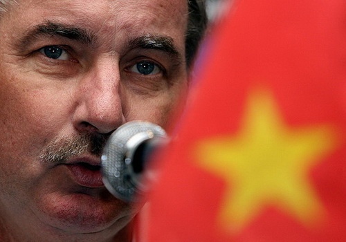 HLV Alfred Riedl: 10 nam khong tien bo, Viet Nam dung mo World Cup hinh anh