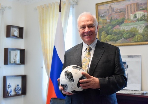 Dai su Nga: 'Vuot qua Ai Cap va Uruguay khong don gian' hinh anh