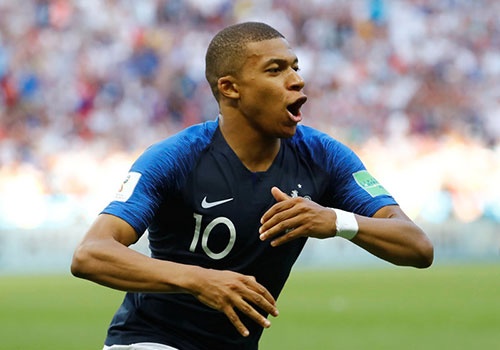 Sau Ronaldo va Messi, Mbappe tao nen nhung dieu ky dieu cho bong da hinh anh