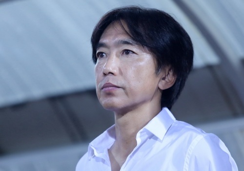 Doi bong sap xuong hang, HLV Miura van xin them thoi gian hinh anh