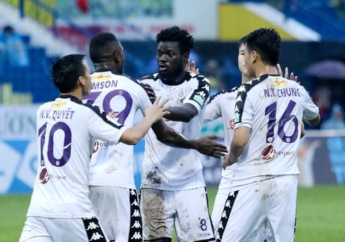 HLV Thanh Hoa khen Quang Hai, Duy Manh co tam the cua nha vo dich hinh anh