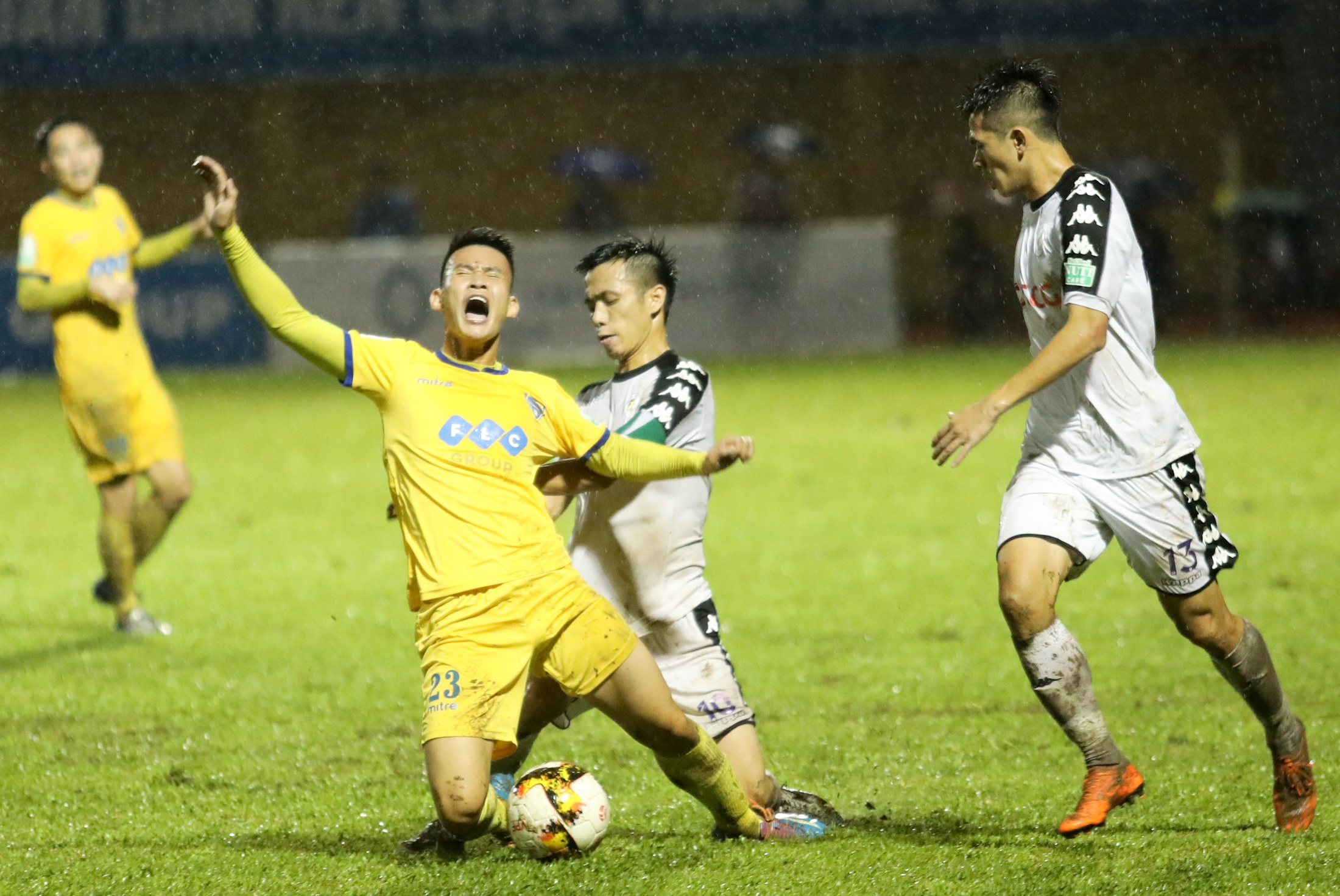 Quang Hai ruc sang,  CLB Ha Noi cham ngoi vo dich anh 6