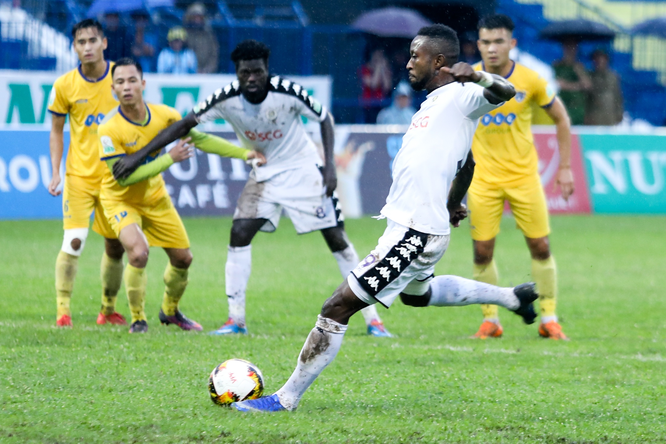 Quang Hai ruc sang,  CLB Ha Noi cham ngoi vo dich anh 7