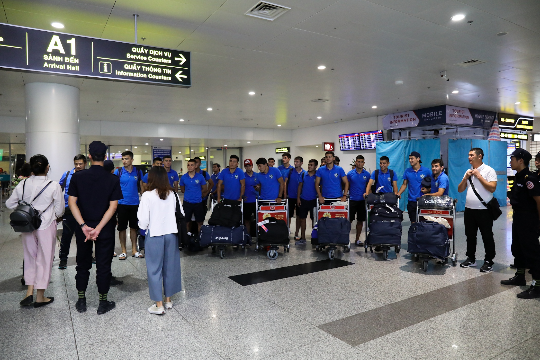 U23 Uzbekistan di dep le,  mac quan dui anh 4