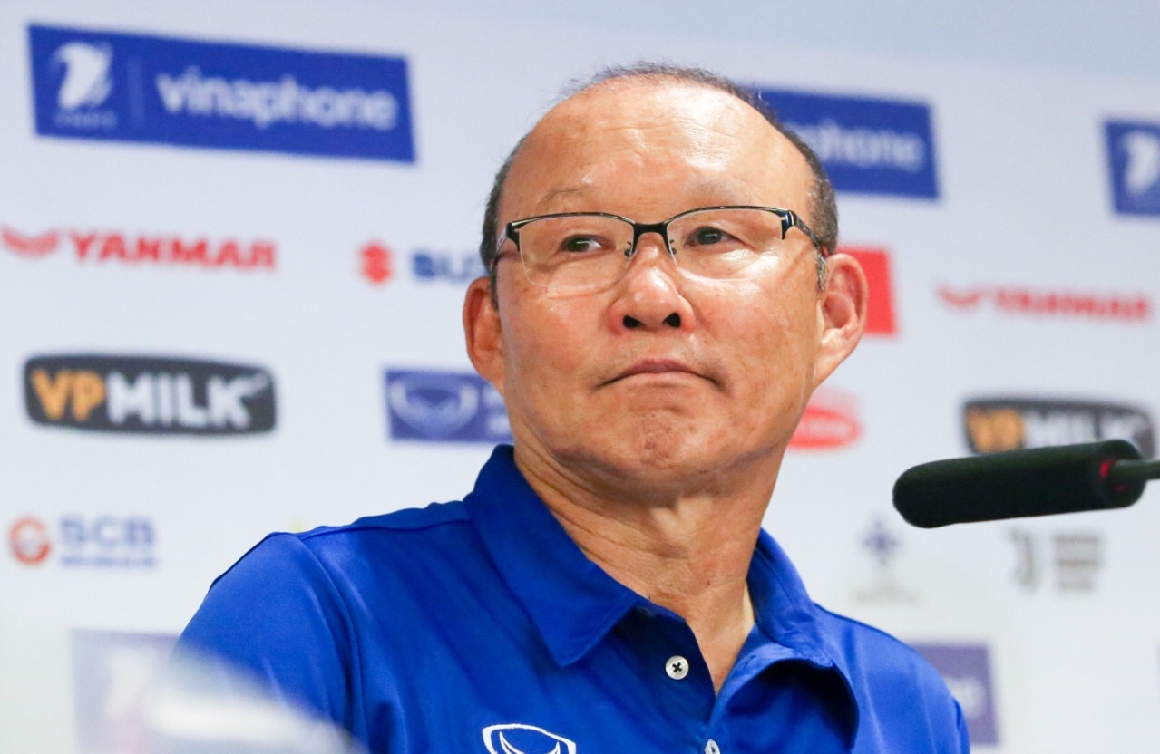 HLV Park Hang-seo: Han Quoc cu 2 nguoi sang quay Olympic Viet Nam hinh anh