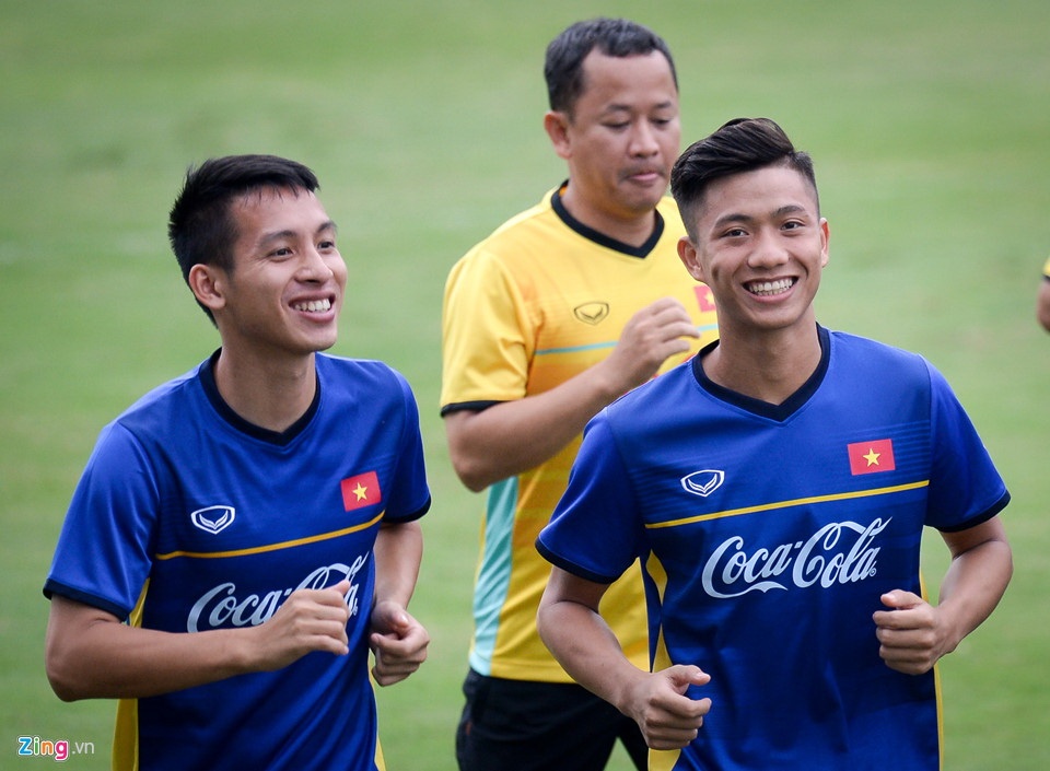 Việt Nam vs Oman: Tiến Dũng đánh bại Văn Lâm ảnh 2 Viet Nam vs Oman: Tien Dung danh bai Van Lam anh 2