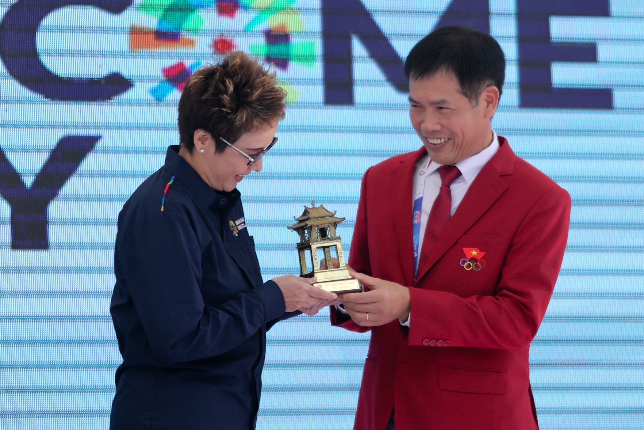 Quốc kỳ Việt Nam tung bay trên nền trời ASIAD 18 ảnh 10 Quoc ky Viet Nam tung bay tren nen troi ASIAD 18 anh 10