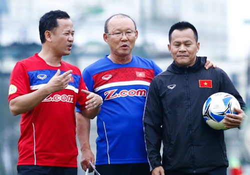 Tro ly ngon ngu tuyen Viet Nam cach ly o Nhat Ban hinh anh