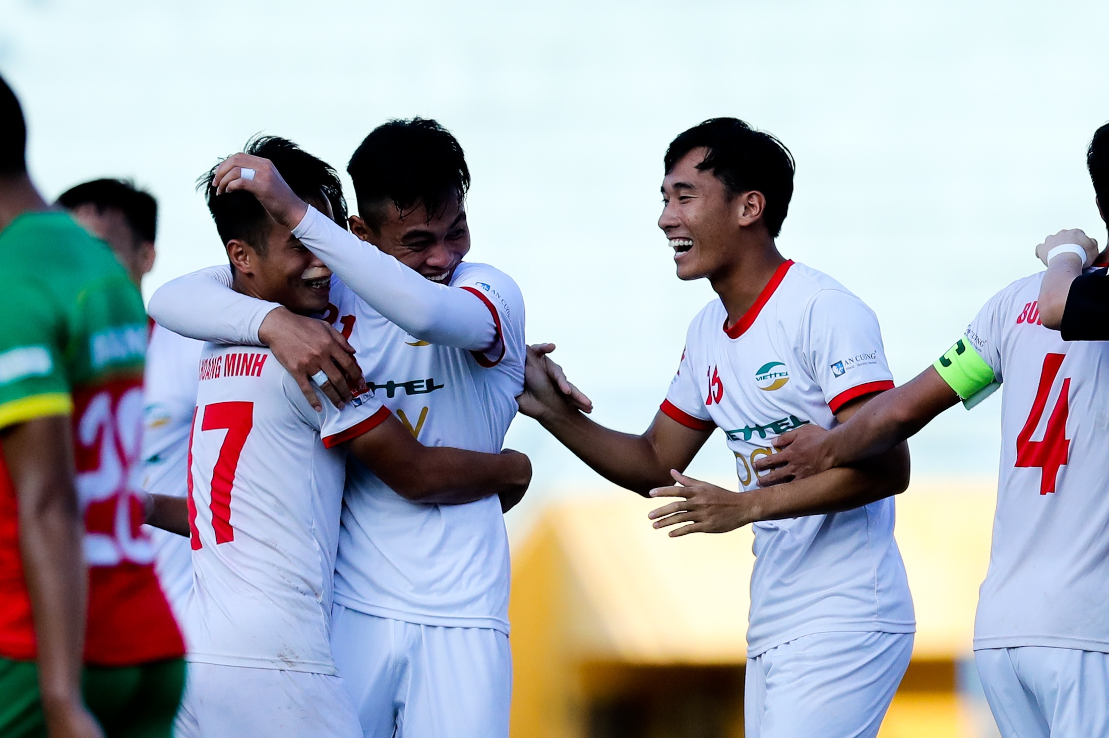 Hau due The Cong tro lai V.League anh 12