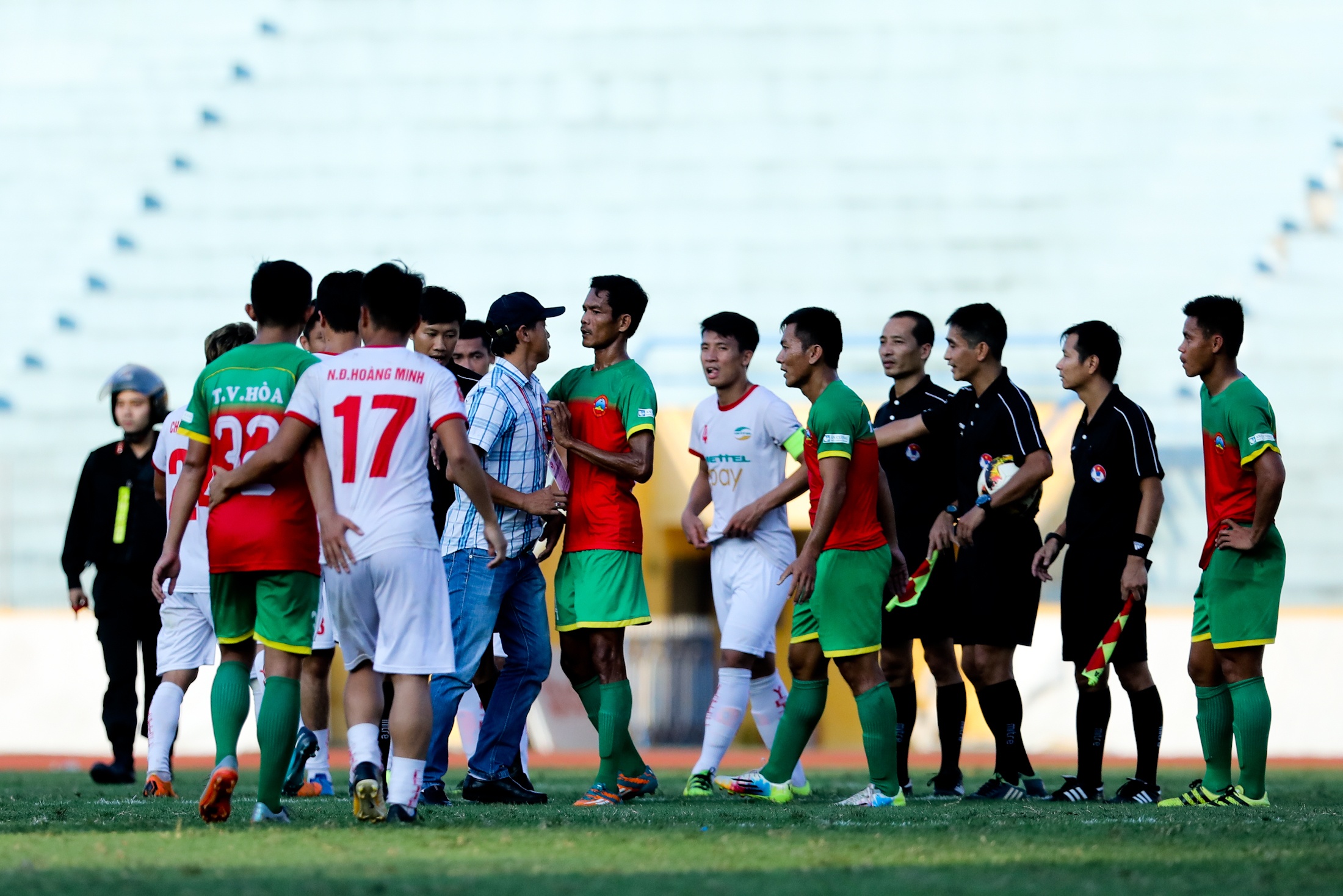 Hau due The Cong tro lai V.League anh 13