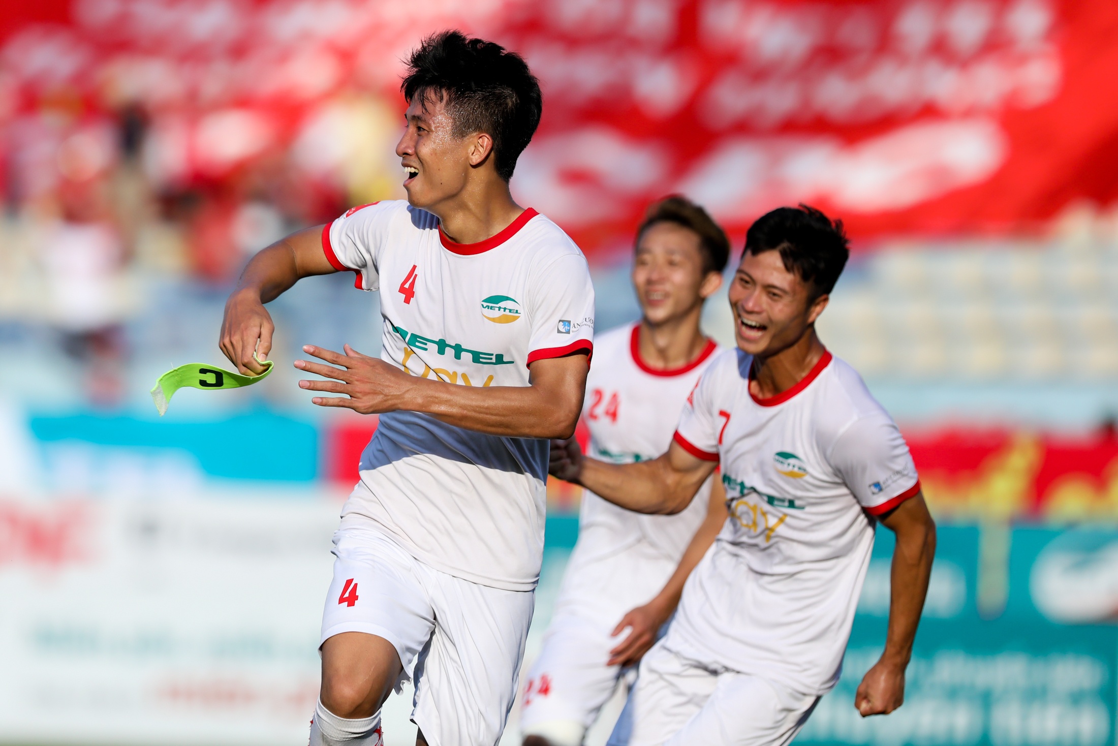 Hau due The Cong tro lai V.League anh 9