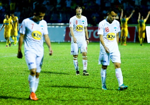 HAGL doa bo giai va nhung be boi rung chuyen V.League 2018 hinh anh
