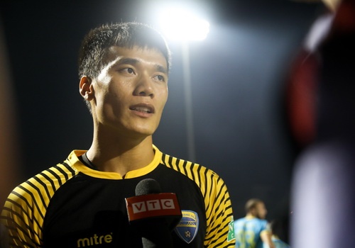 Bui Tien Dung: Toi chua bao gio hai long voi phong do cua minh hinh anh