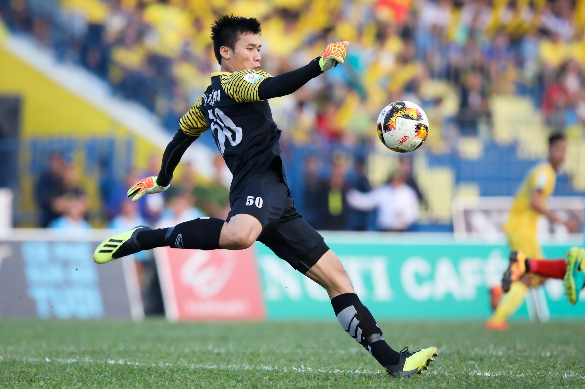 Bui Tien Dung chua bao gio hai long anh 2