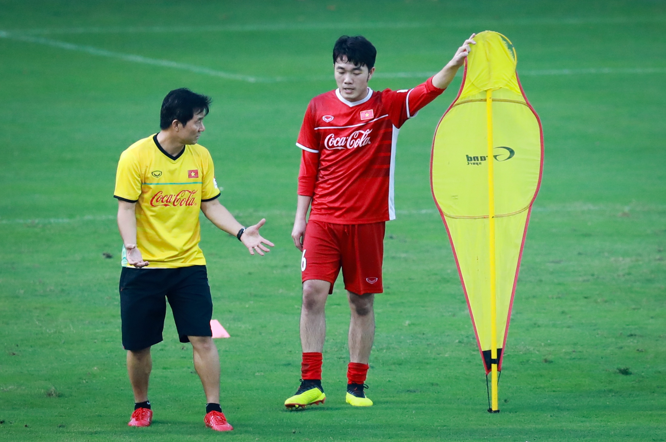 HLV Park Hang-seo bat Xuan Truong tap them anh 6