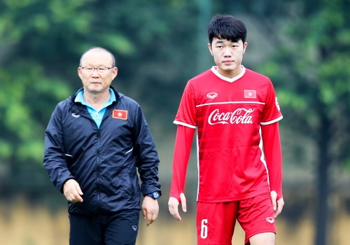 Xuan Truong thua nhan khong co phong do tot truoc them AFF Cup hinh anh