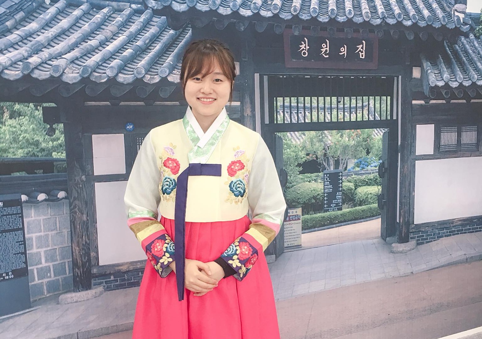 Nu xa thu mang hai dong mau Viet - Nhat anh 5