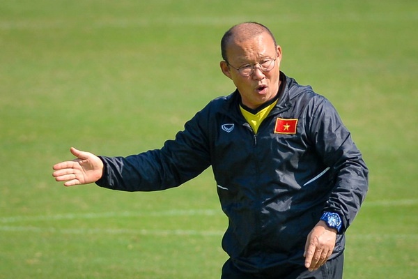Tuyen thu Viet Nam bo hoi tai voi bai the luc cua HLV Park Hang-seo hinh anh