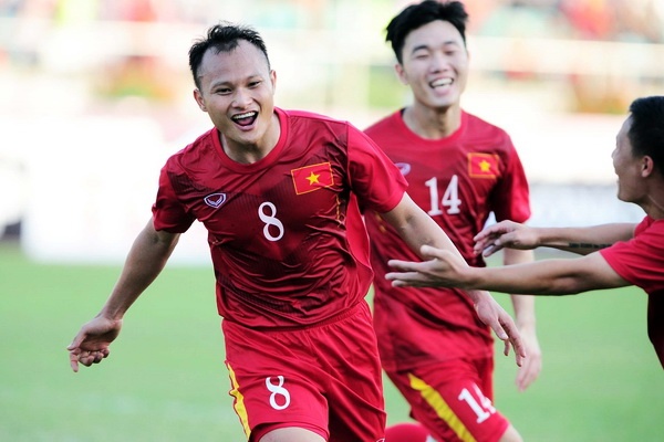 Dan anh o DT Viet Nam: 'Dung vi thanh tich U23 ma nghi minh da lon' hinh anh
