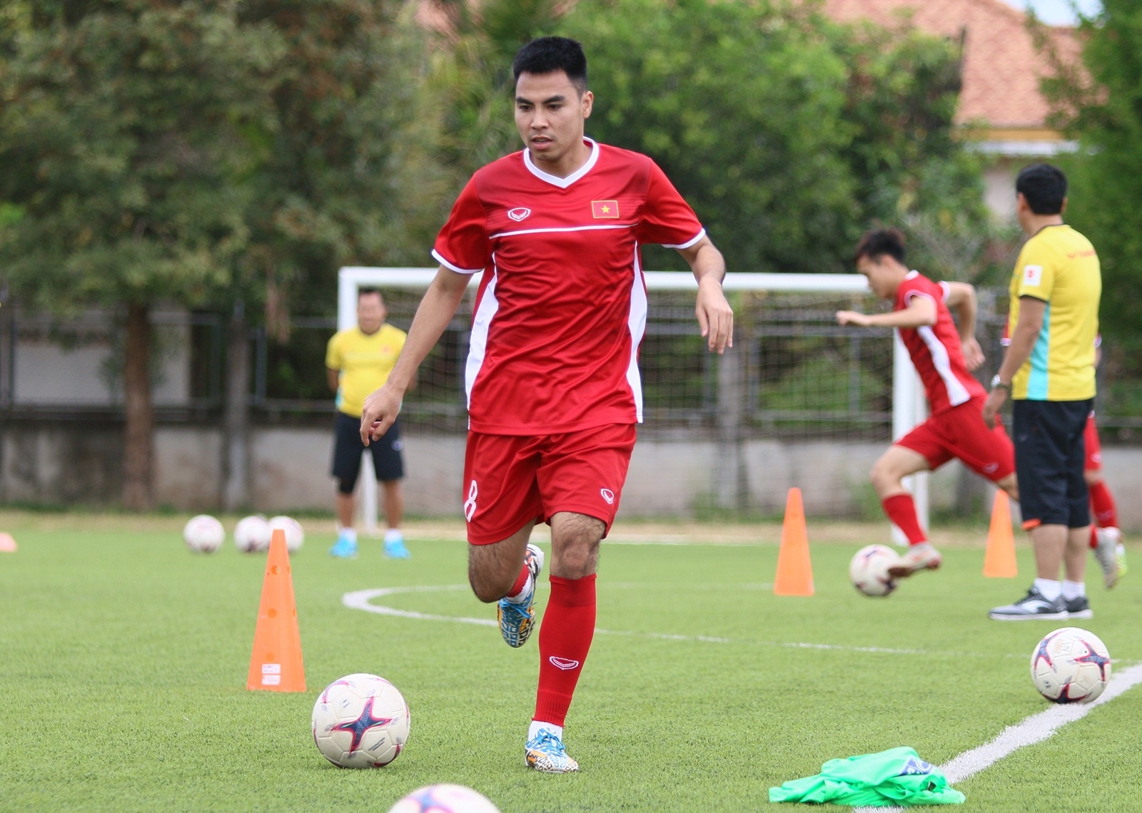 Van Quyet chan thuong anh 7