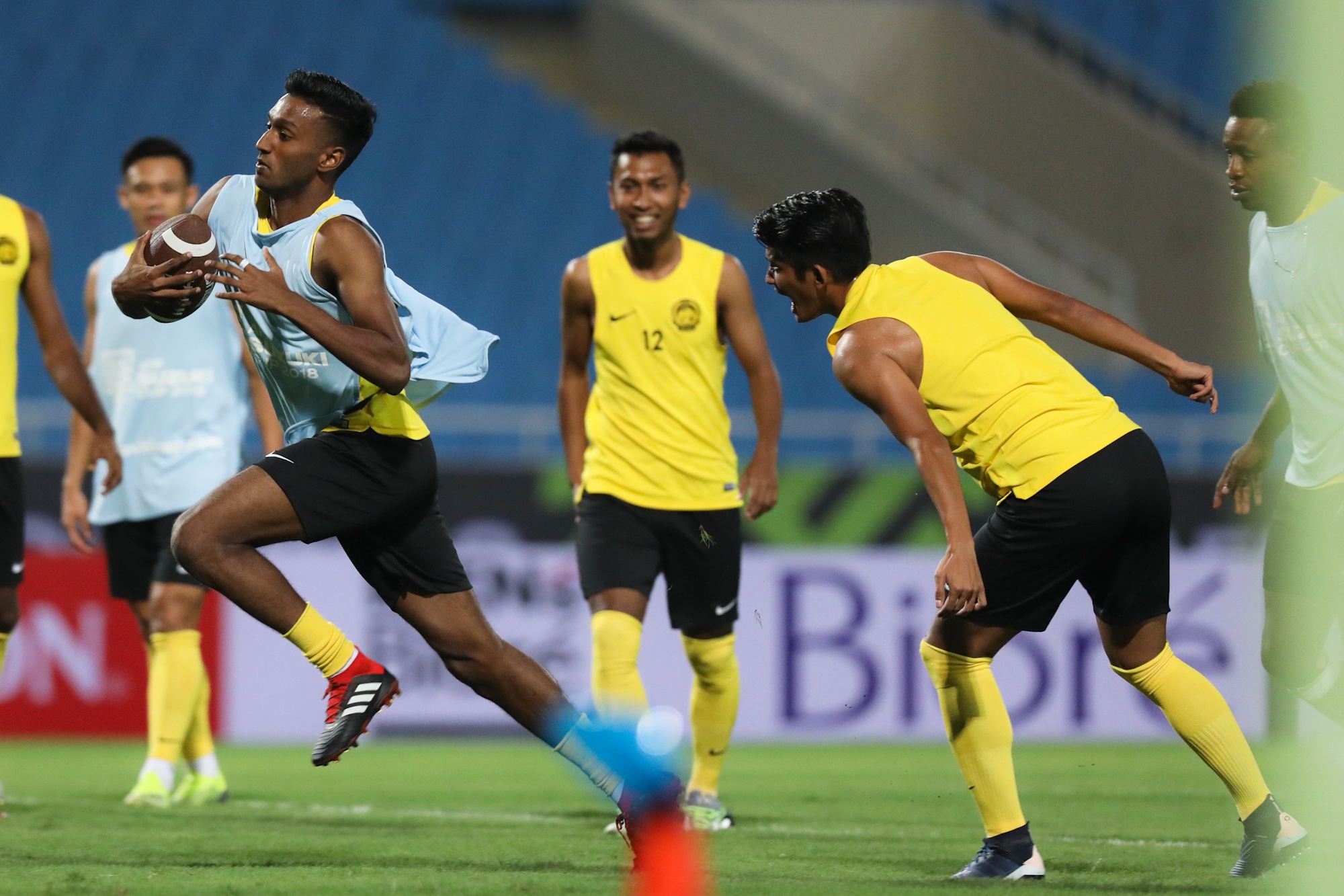 HLV Malaysia hanh dong la truoc tran Viet Nam anh 6