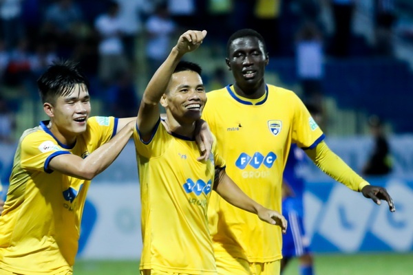 Nha tai tro da 3 lan xin tra lai CLB Thanh Hoa hinh anh