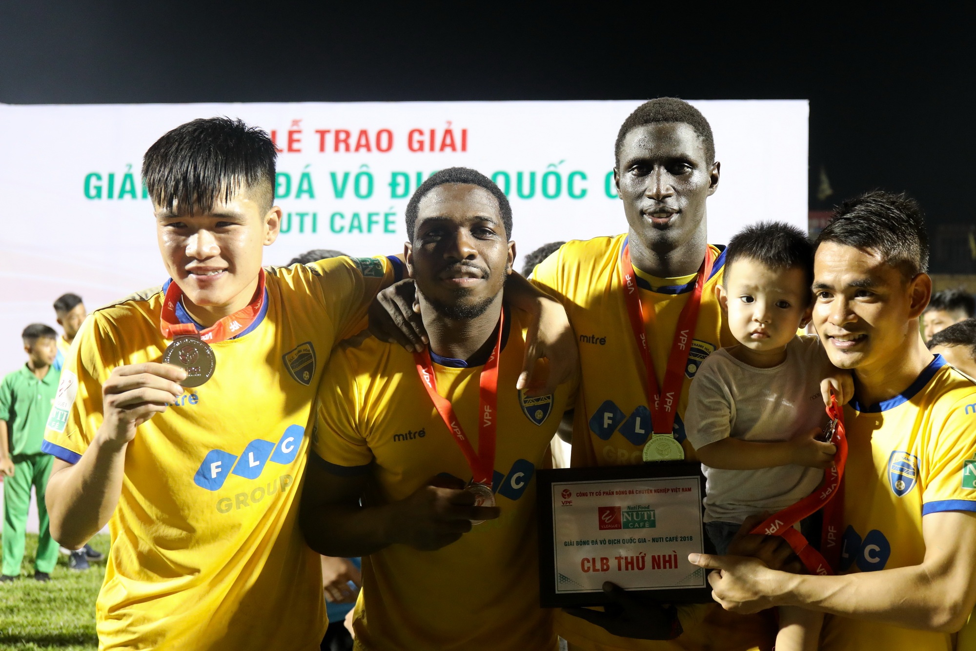 FLC xin tra lai CLB Thanh Hoa anh 2