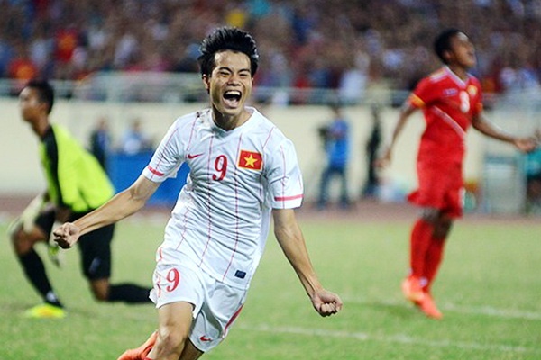 Van Toan - cau thu at via lua tre hay nhat lich su bong da Myanmar hinh anh