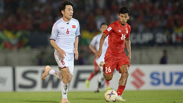 Vi sao tuyen Viet Nam khong choi tan cong ap dat o AFF Cup? hinh anh
