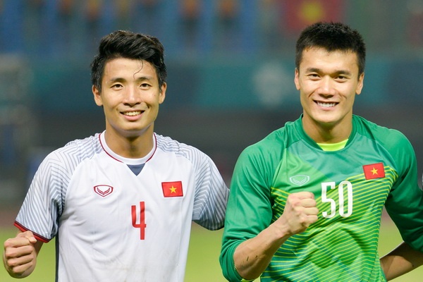 Viet Nam vs Campuchia: Co hoi cuoi cho nhung chang Bui Tien Dung? hinh anh