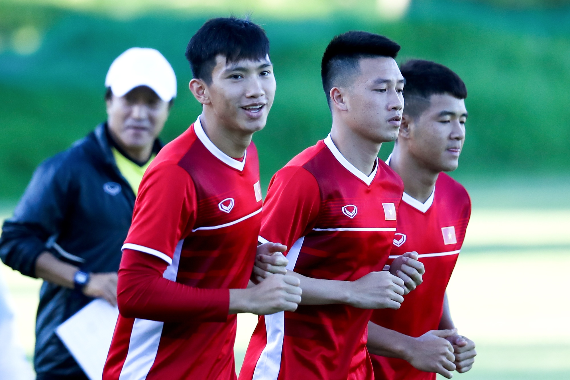 Doi truong Van Quyet tram ngam anh 3