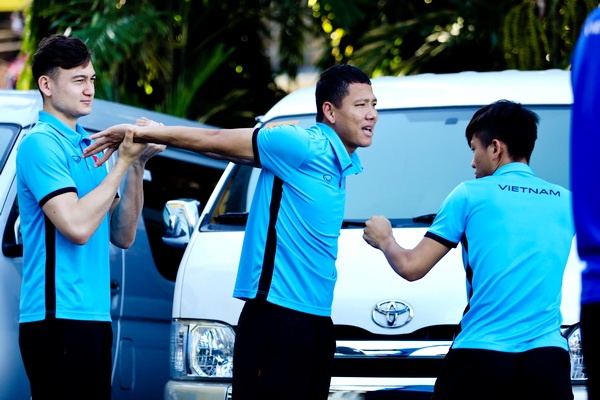 Tuyen Viet Nam tap the duc tai khach san o Bacolod hinh anh