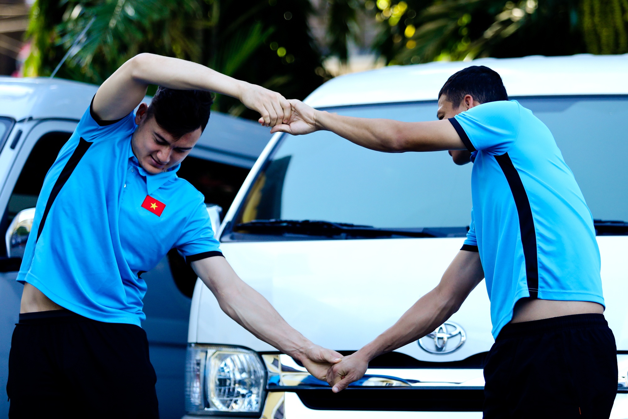 Tuyển Việt Nam tập buổi đầu tiên trên đất Bacolod ảnh 9 Tuyen Viet Nam tap buoi dau tien tren dat Bacolod anh 9