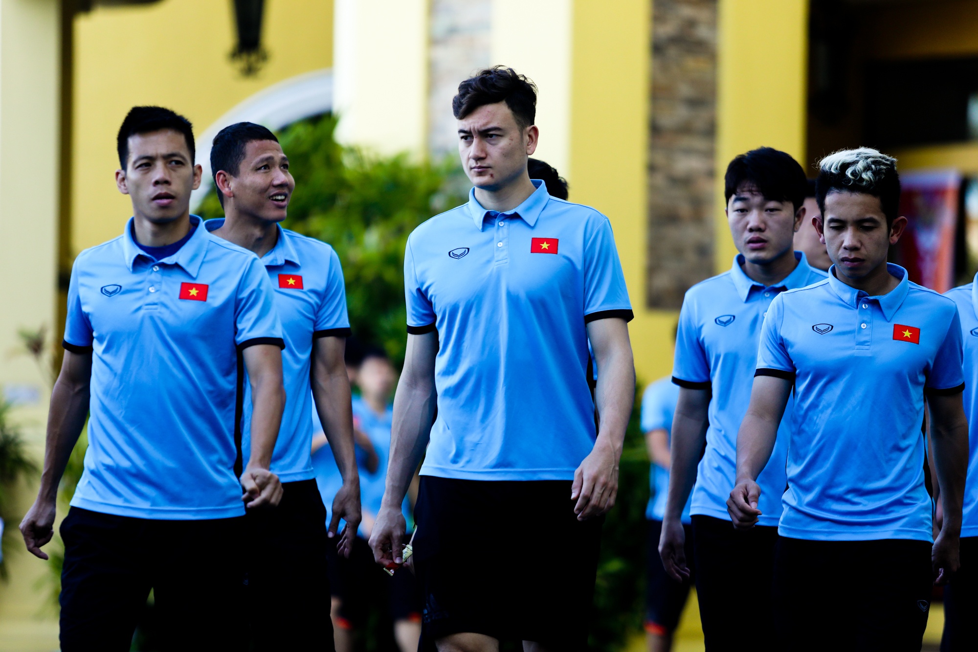 Tuyển Việt Nam tập buổi đầu tiên trên đất Bacolod ảnh 1 Tuyen Viet Nam tap buoi dau tien tren dat Bacolod anh 1