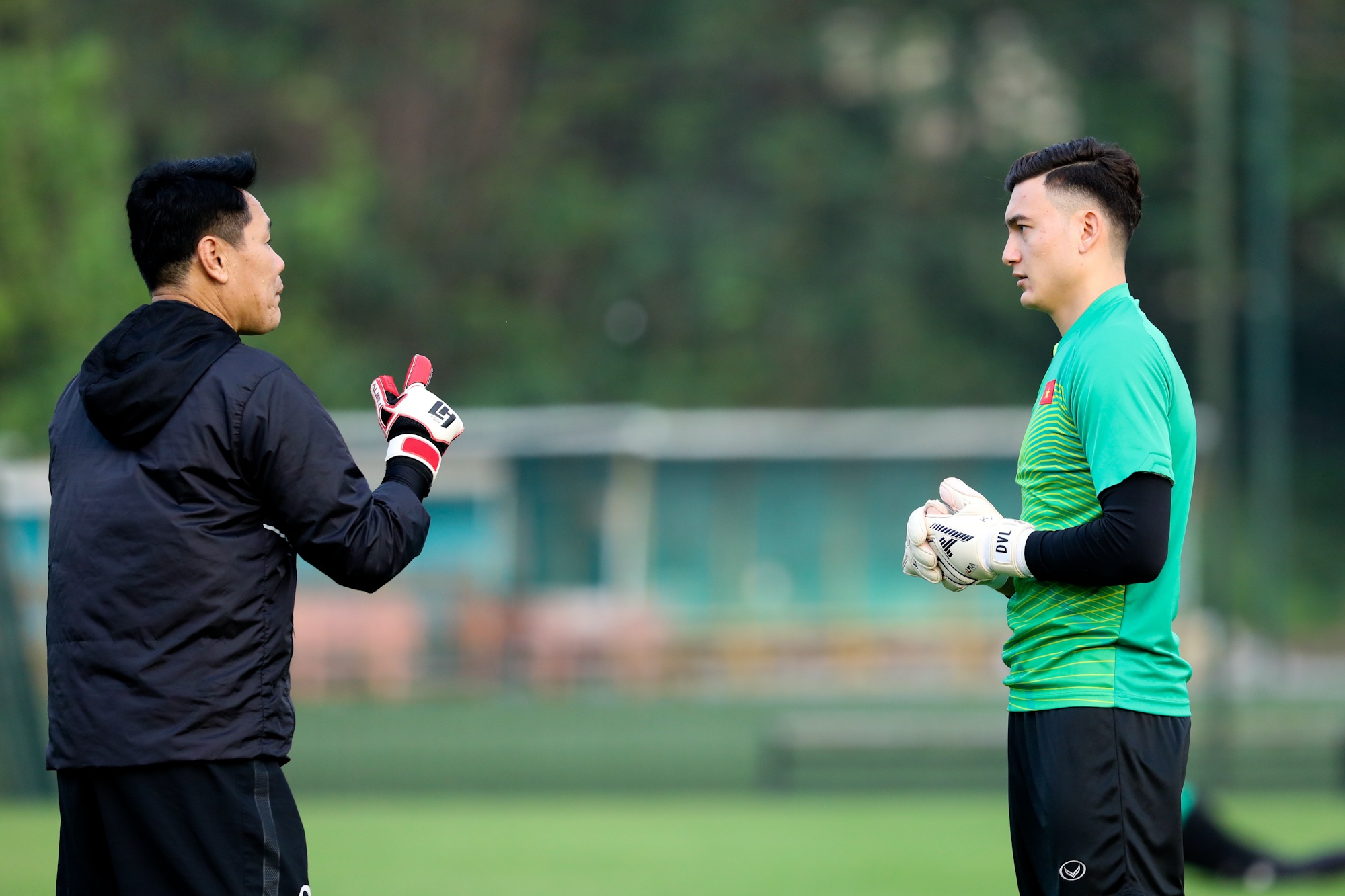 HLV Park Hang-seo gặp xạ thủ huyền thoại ảnh 7 HLV Park Hang-seo gap xa thu huyen thoai anh 7