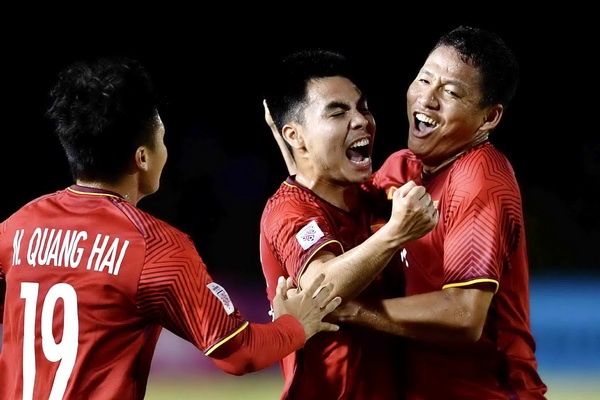 Viet Nam vs Philippines: 10 nam sau Calisto, thay Park se lap ky cong? hinh anh