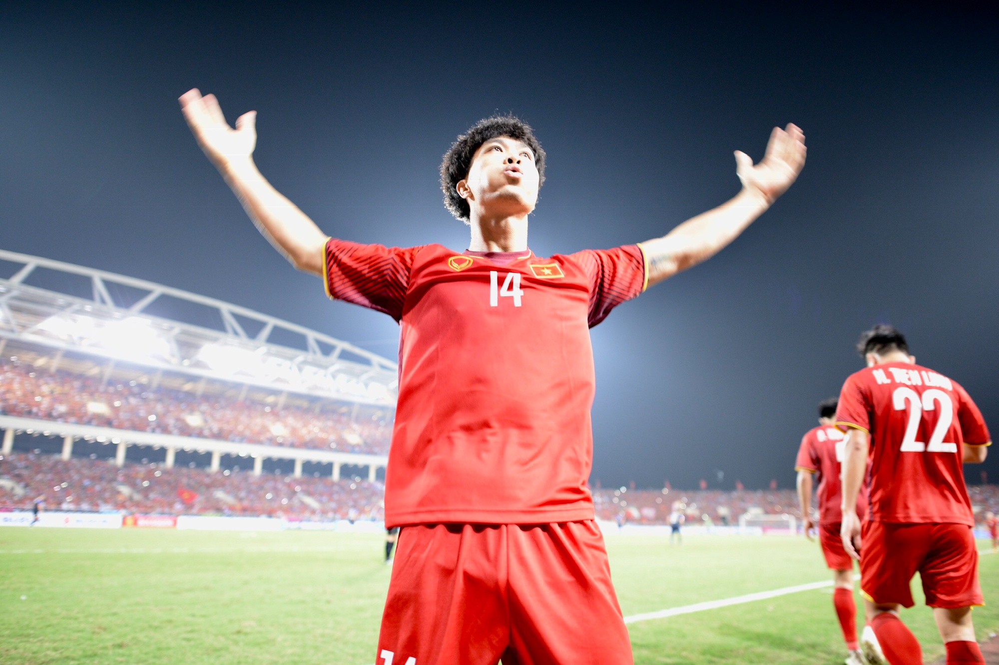 Cong Phuong di bong mot kieu,  Philippines van thua anh 5