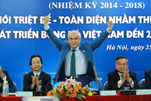 Dai hoi VFF khoa VIII: Ban tay sat va binh minh hy vong bong da Viet hinh anh