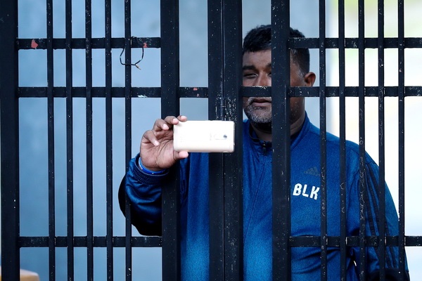 CDV Malaysia ghi hinh len buoi tap cua tuyen Viet Nam hinh anh