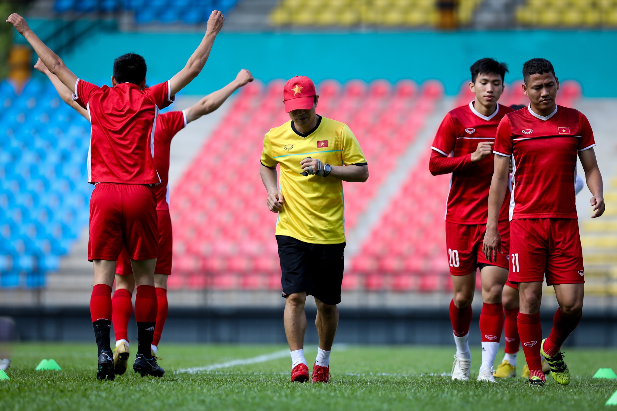 CDV Malaysia ghi hinh buoi tap cua tuyen Viet Nam anh 1