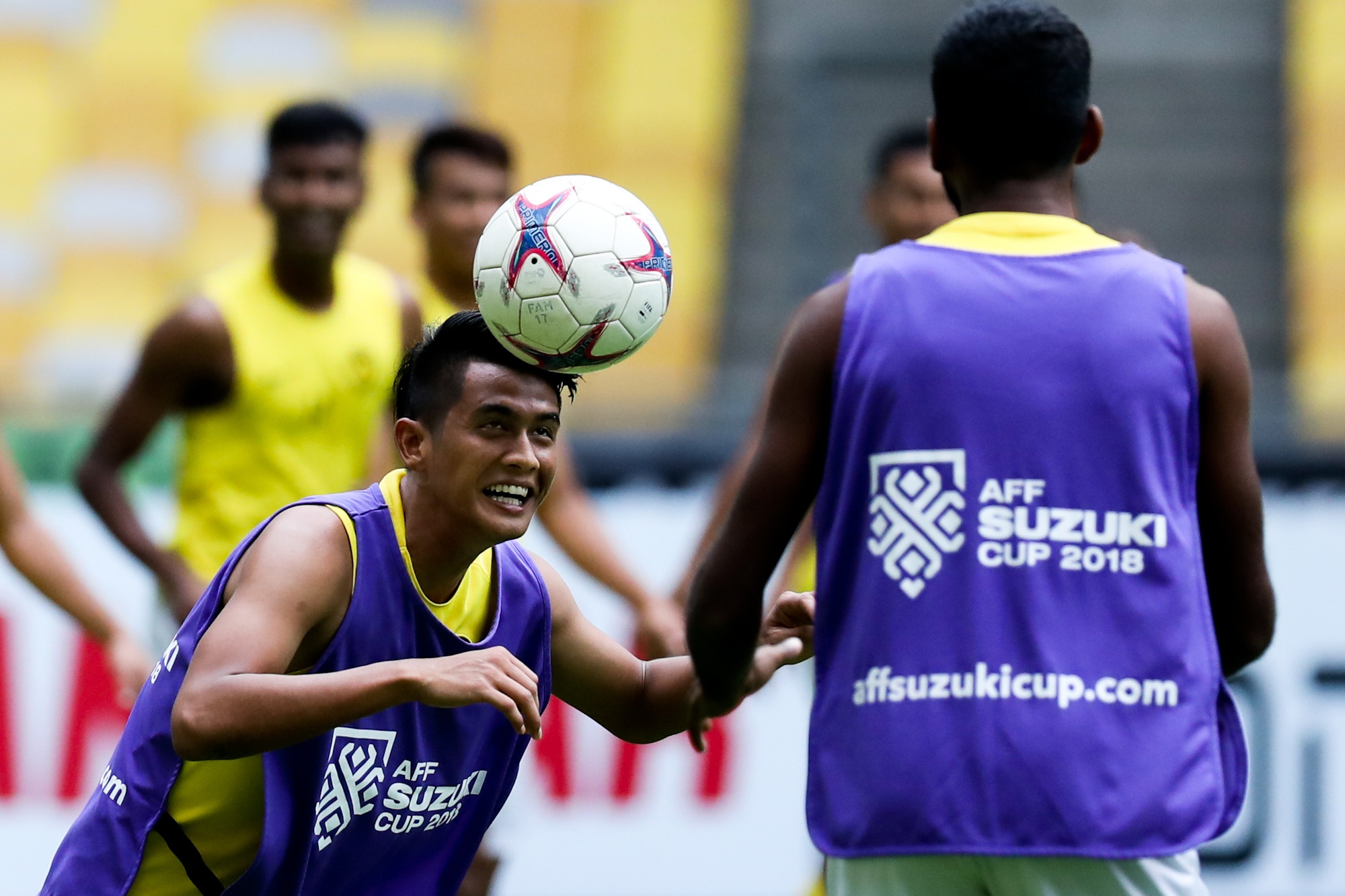 Hai tru cot Malaysia tap rieng truoc tran Viet Nam anh 10