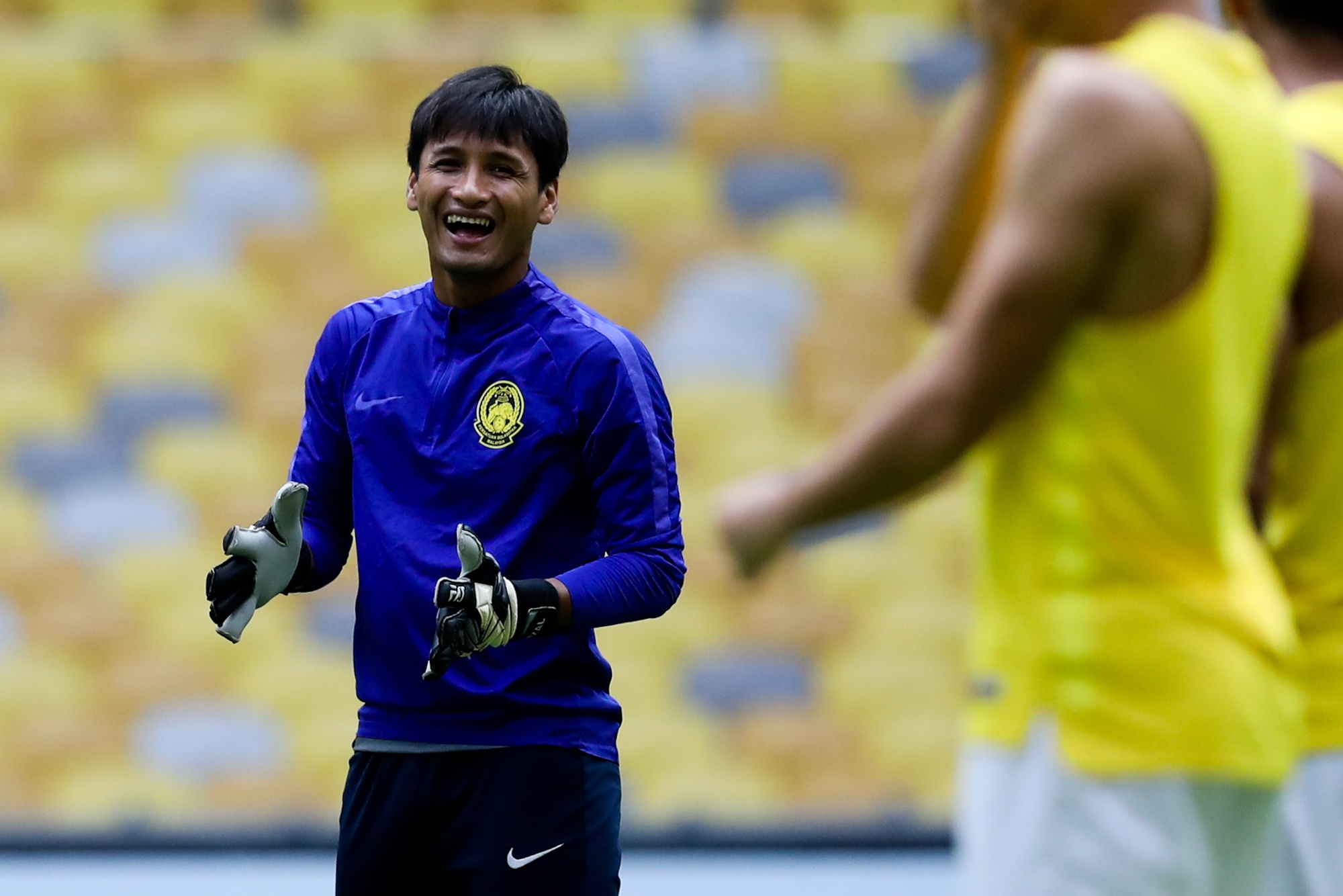 Hai tru cot Malaysia tap rieng truoc tran Viet Nam anh 6