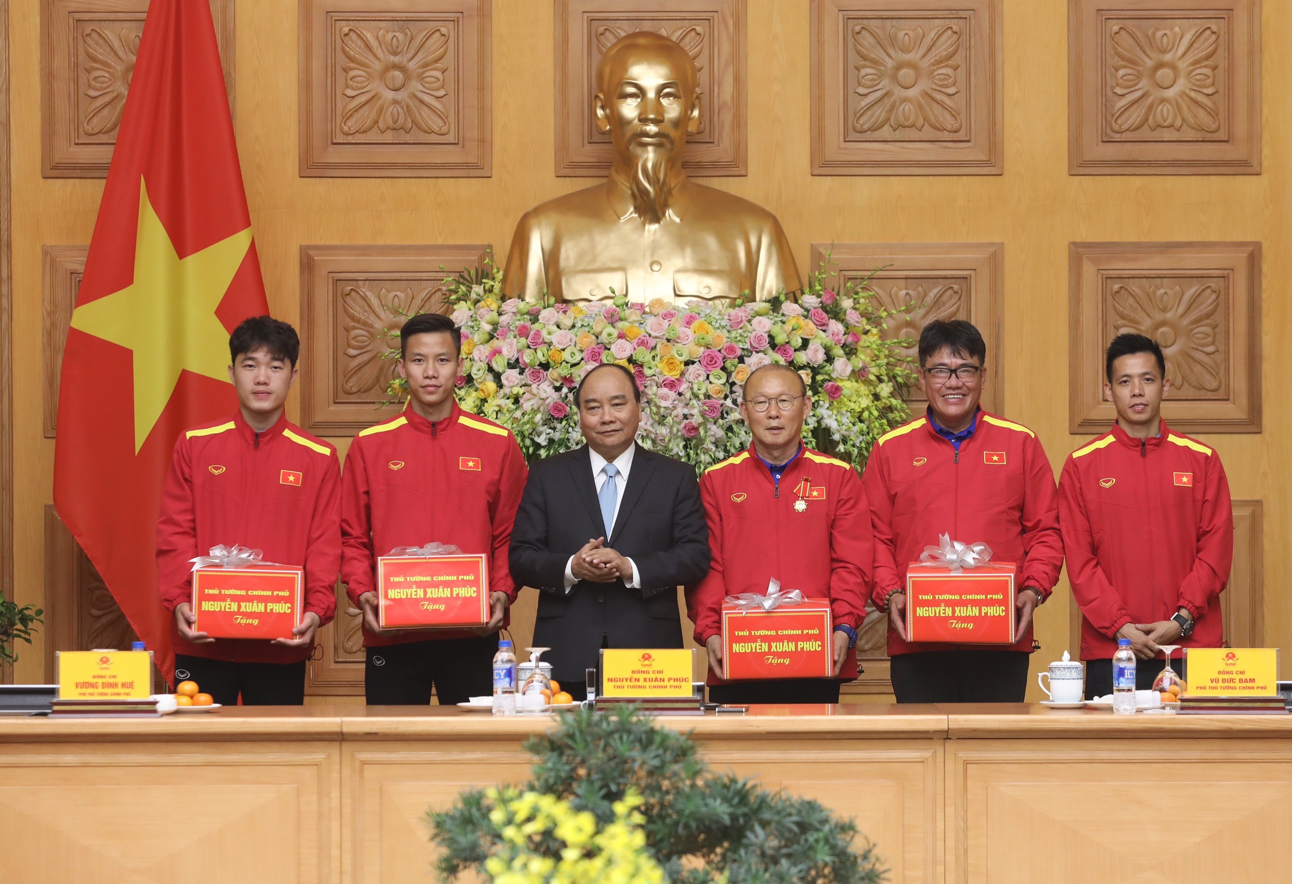 Thu tuong: Can co chinh sach ro rang voi HLV Park Hang-seo hinh anh