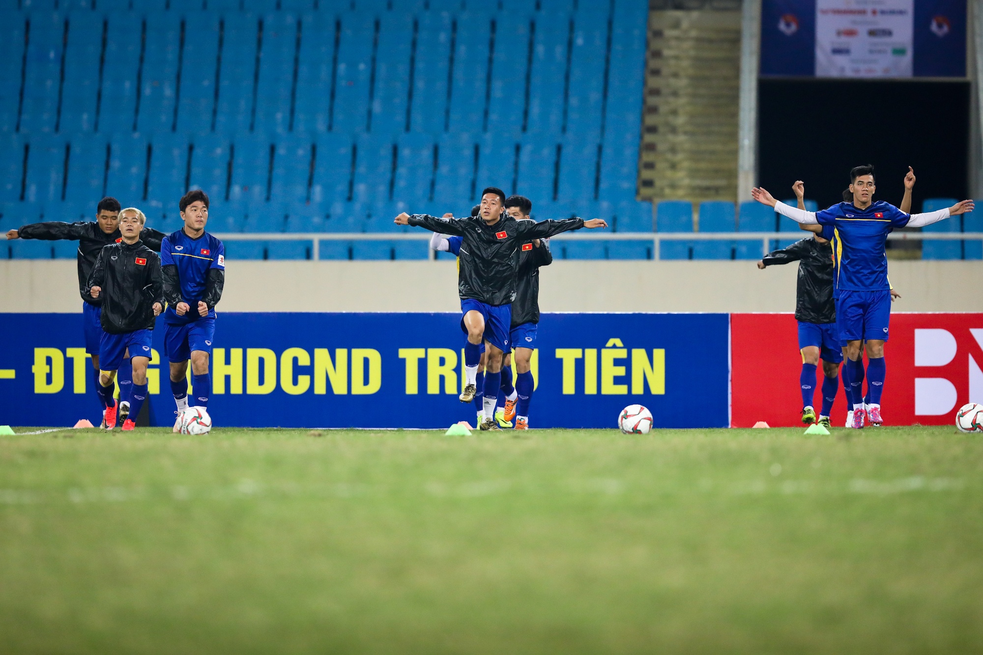 Duc Huy cho Xuan Truong hit khoi anh 1