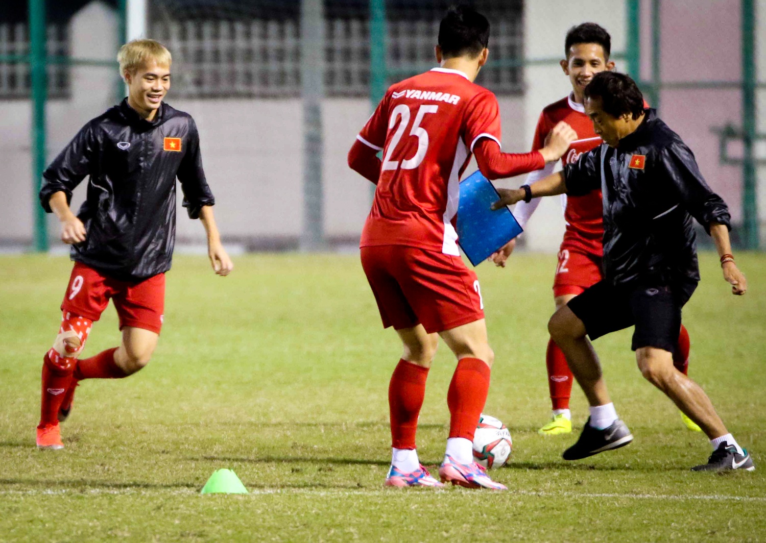 Tuyen Viet Nam cung co hang thu anh 3