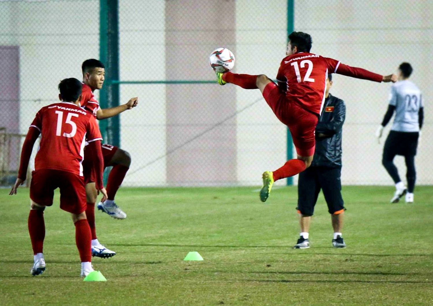 Viet Nam tap buoi cuoi truoc tai dau Philippines anh 6