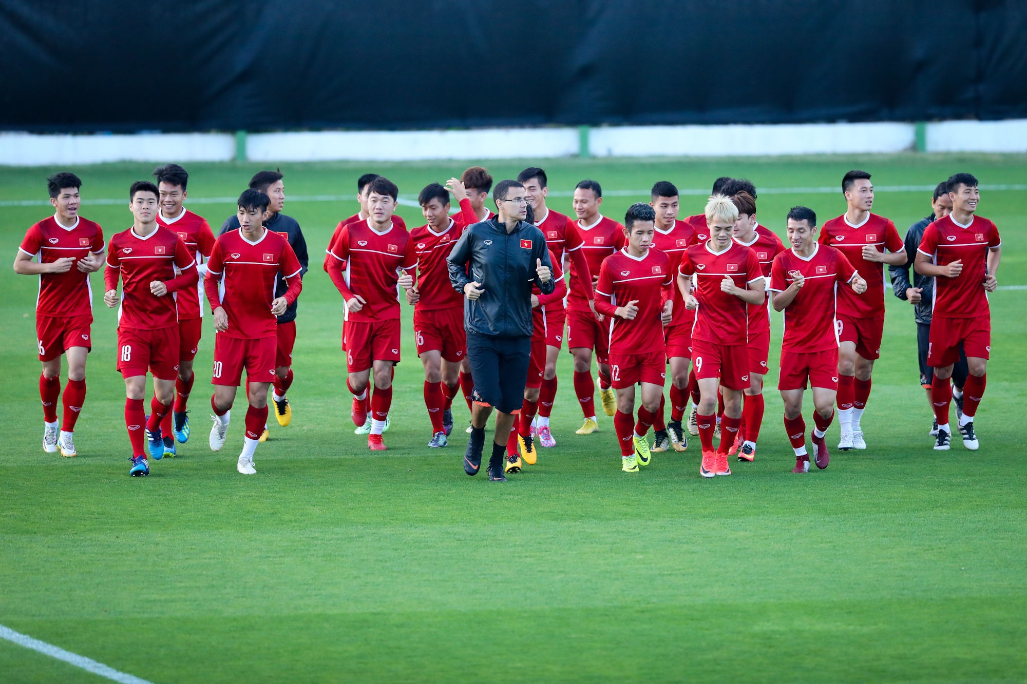 HLV Park Hang-seo xoa dau Hung Dung anh 1