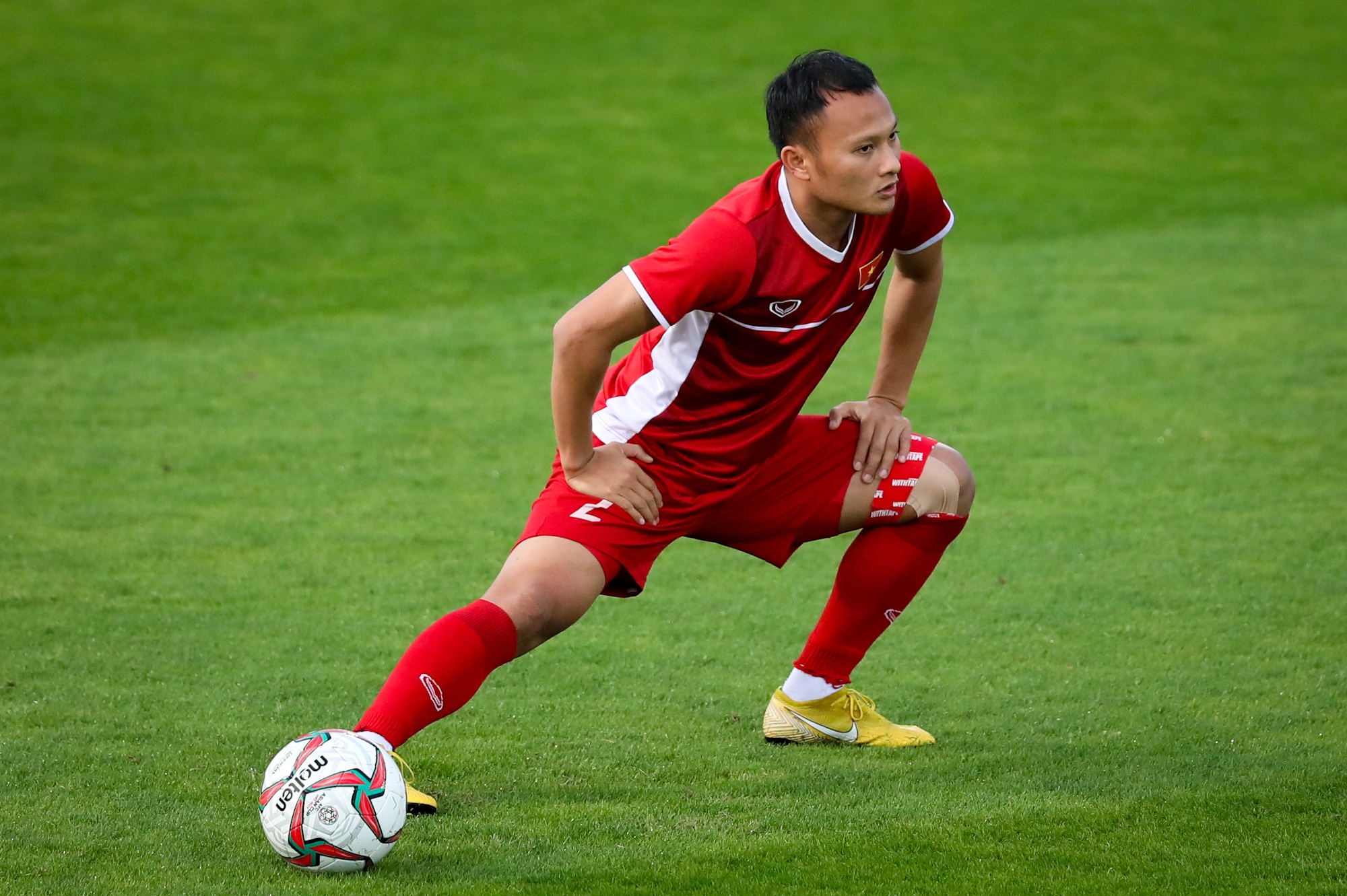 HLV Park Hang-seo xoa dau Hung Dung anh 4